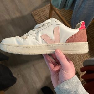 Super cute pink combo Veja Sneakers